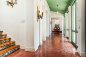 106 Ivy Lane Interior Hallway